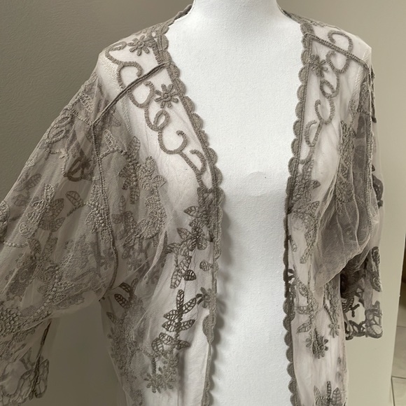 Chloe Duster, LuLaRoe size S - Picture 2 of 4